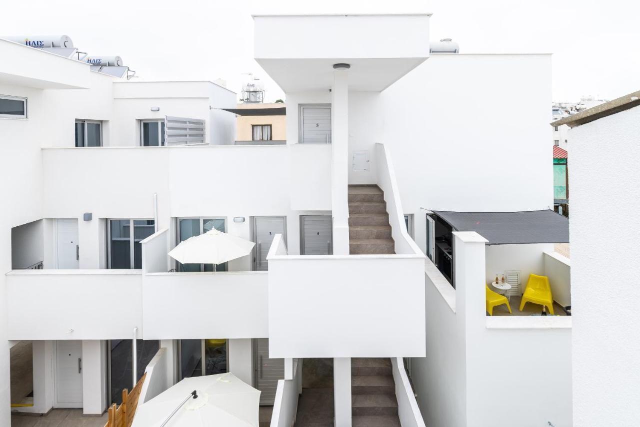 Spiros Luxury Apartments Айя Напа Екстериор снимка
