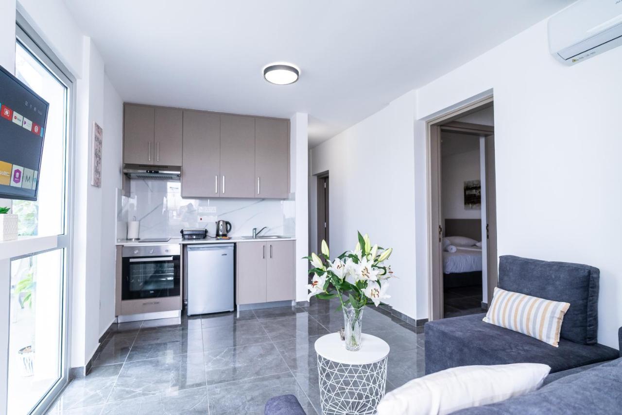 Spiros Luxury Apartments Айя Напа Екстериор снимка