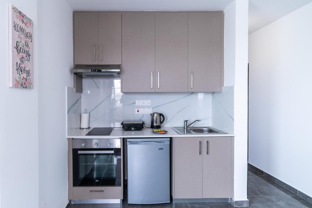 Spiros Luxury Apartments Айя Напа Екстериор снимка