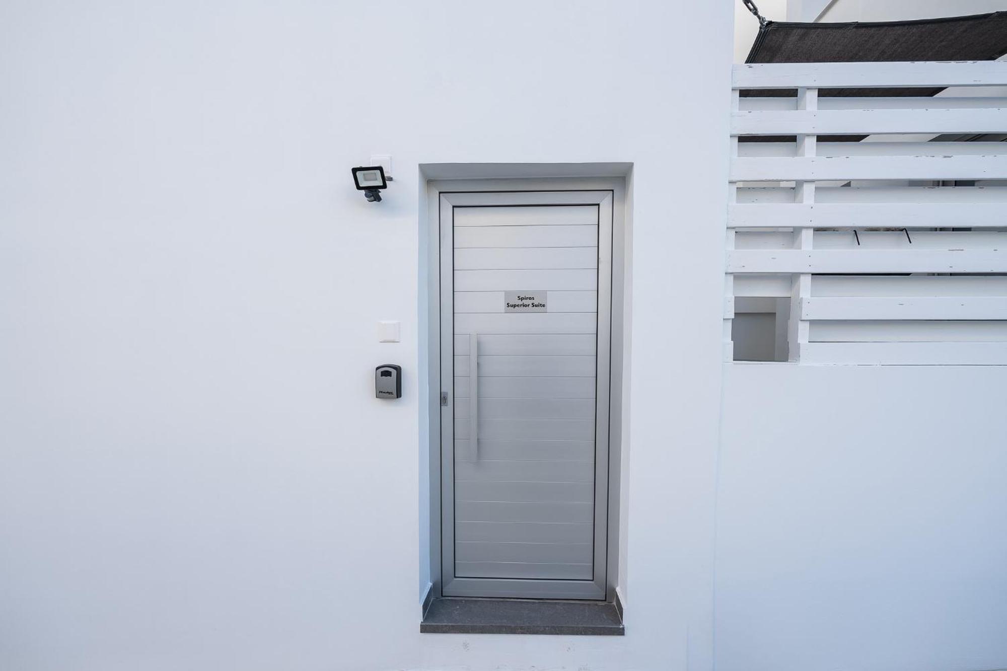 Spiros Luxury Apartments Айя Напа Екстериор снимка